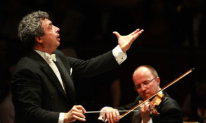 Semyon Bychkov conducting the BBC Symphony Orchestra