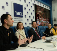 Выступление А. Мирошниченко – Фотограф Александр Куров